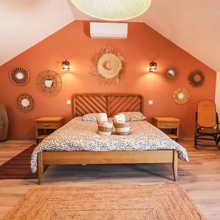 Holiday home La Geroise & Sa Piscine Ger (Pyrenees-Atlantiques)